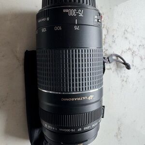 Canon Black Telephoto Zoom Lens- EF 75-300mm Long Range